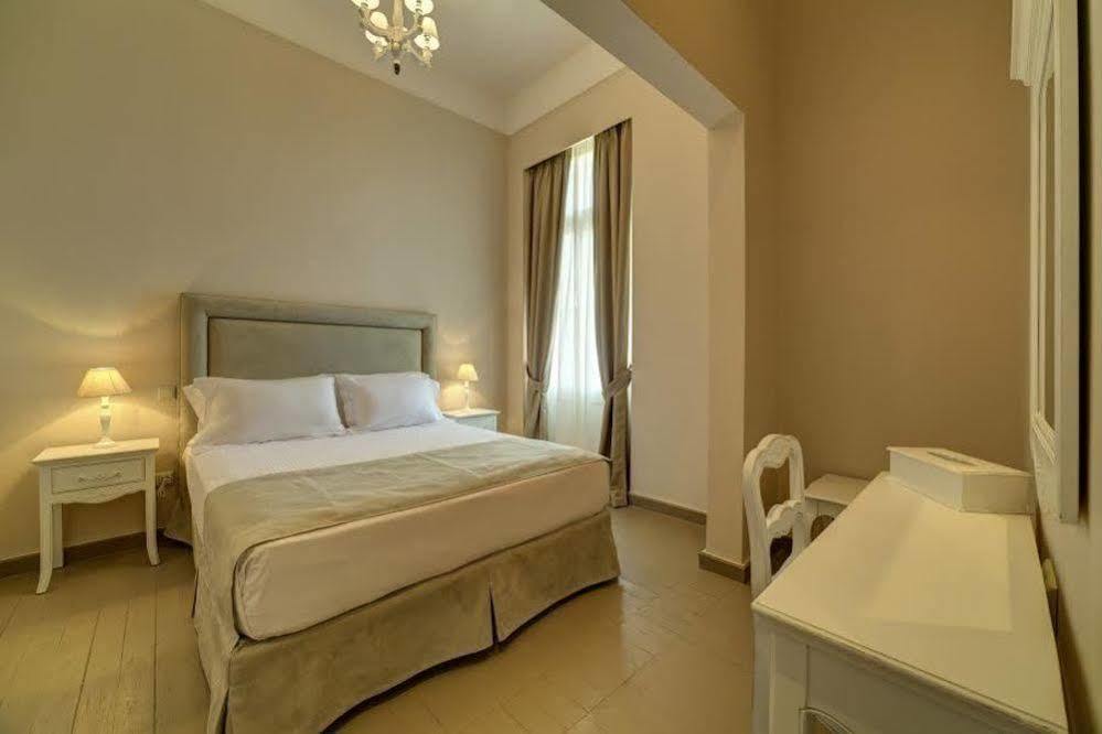 Home & Art Suites أثينا المظهر الخارجي الصورة