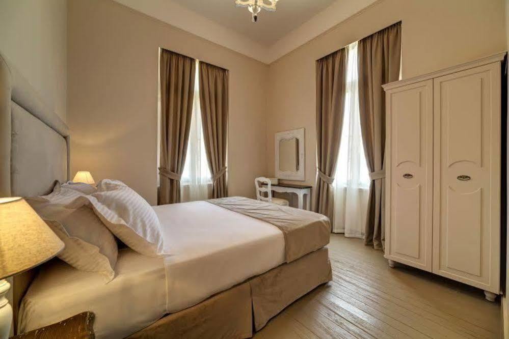 Home & Art Suites أثينا المظهر الخارجي الصورة